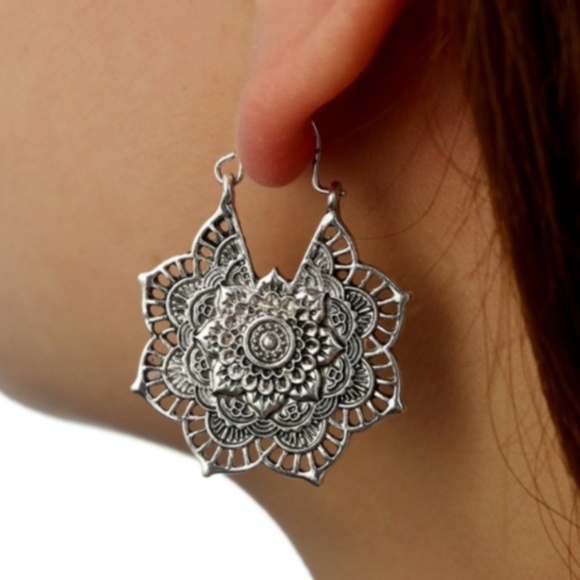 🎉HP! Boho mandala earrings - Gorgeous! - Picture 3 of 6